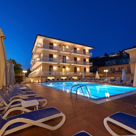 Hotel Benacus Torri Del Benaco Buitenkant foto