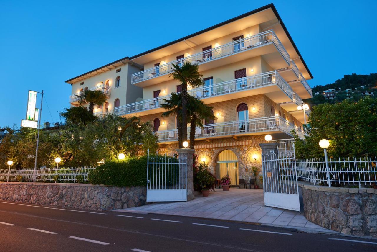 Hotel Benacus Torri Del Benaco Buitenkant foto
