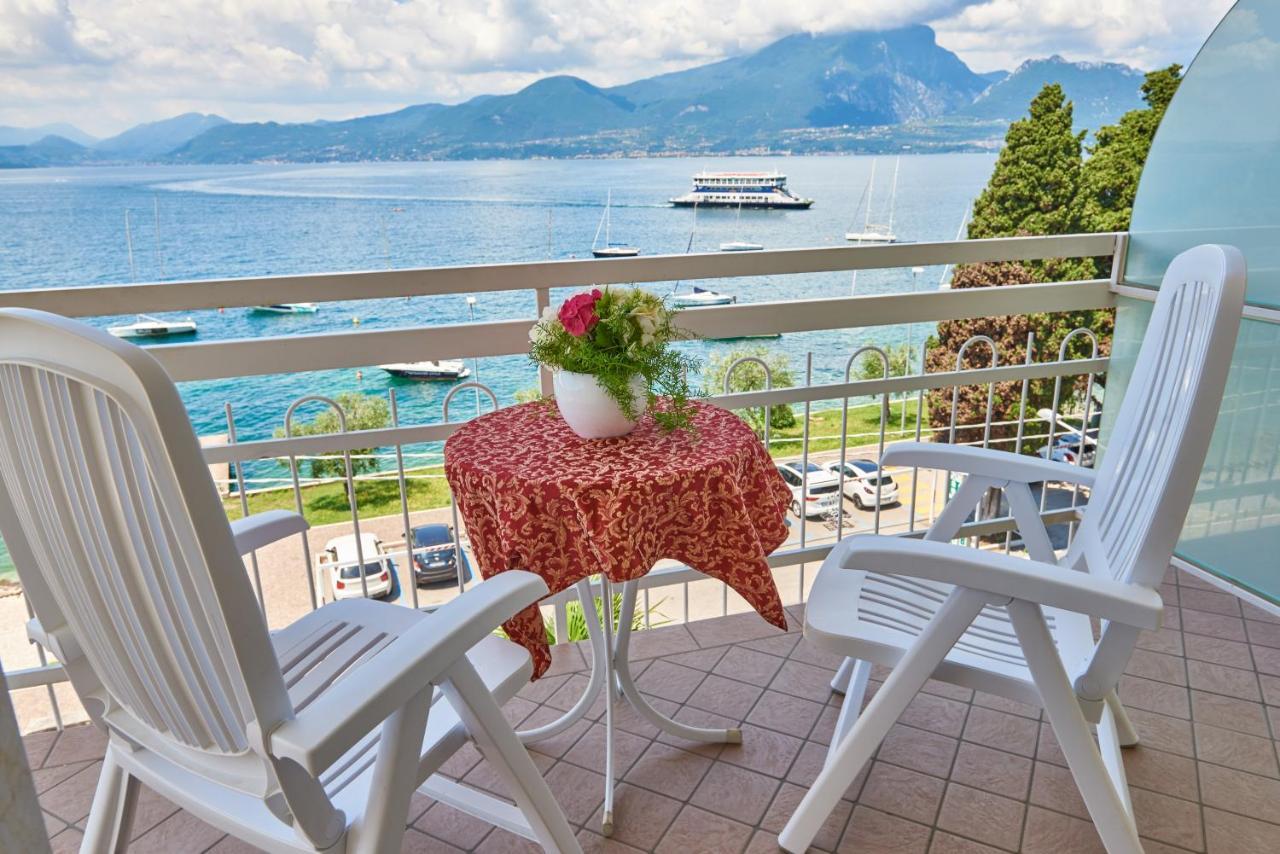Hotel Benacus Torri Del Benaco Buitenkant foto