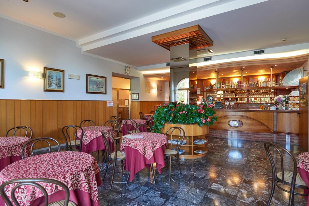 Hotel Benacus Torri Del Benaco Buitenkant foto