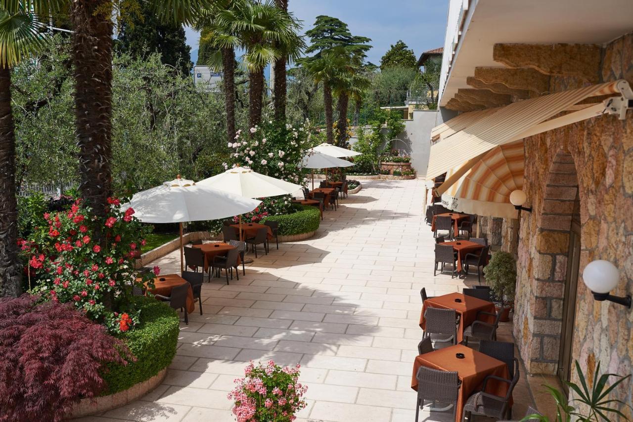 Hotel Benacus Torri Del Benaco Buitenkant foto