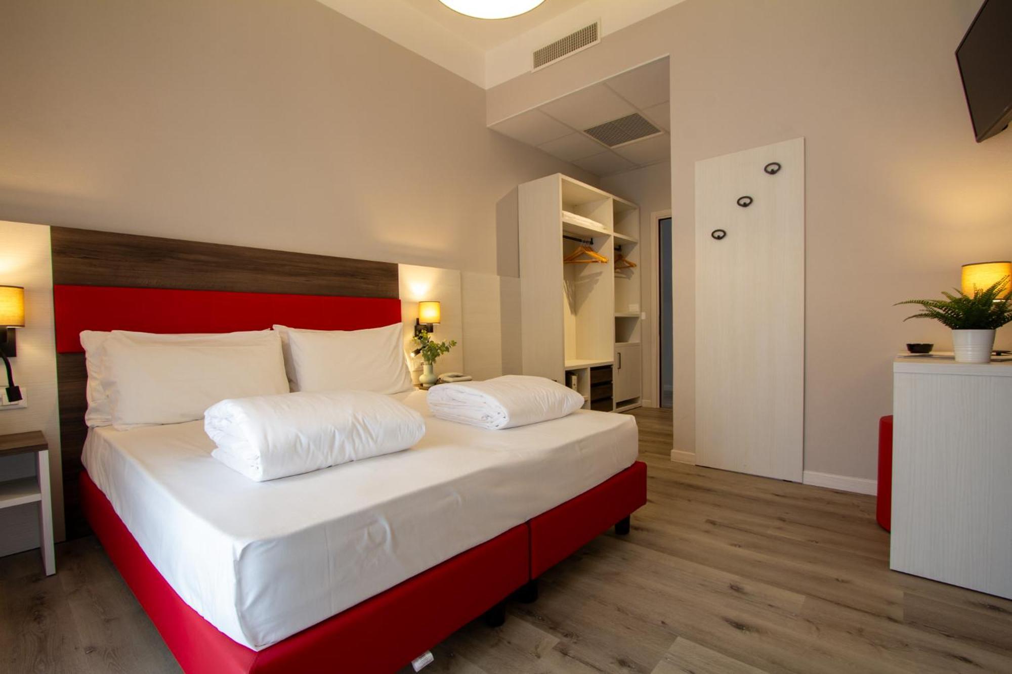 Hotel Benacus Torri Del Benaco Buitenkant foto