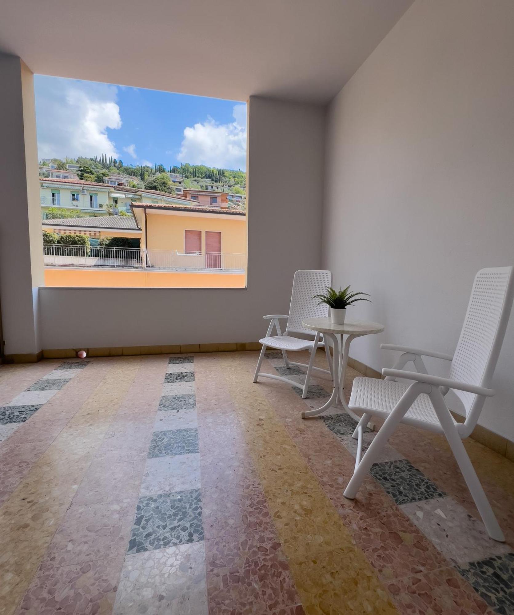 Hotel Benacus Torri Del Benaco Buitenkant foto