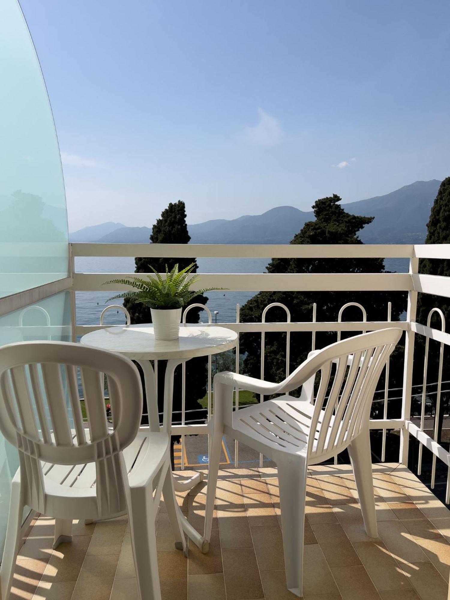 Hotel Benacus Torri Del Benaco Buitenkant foto