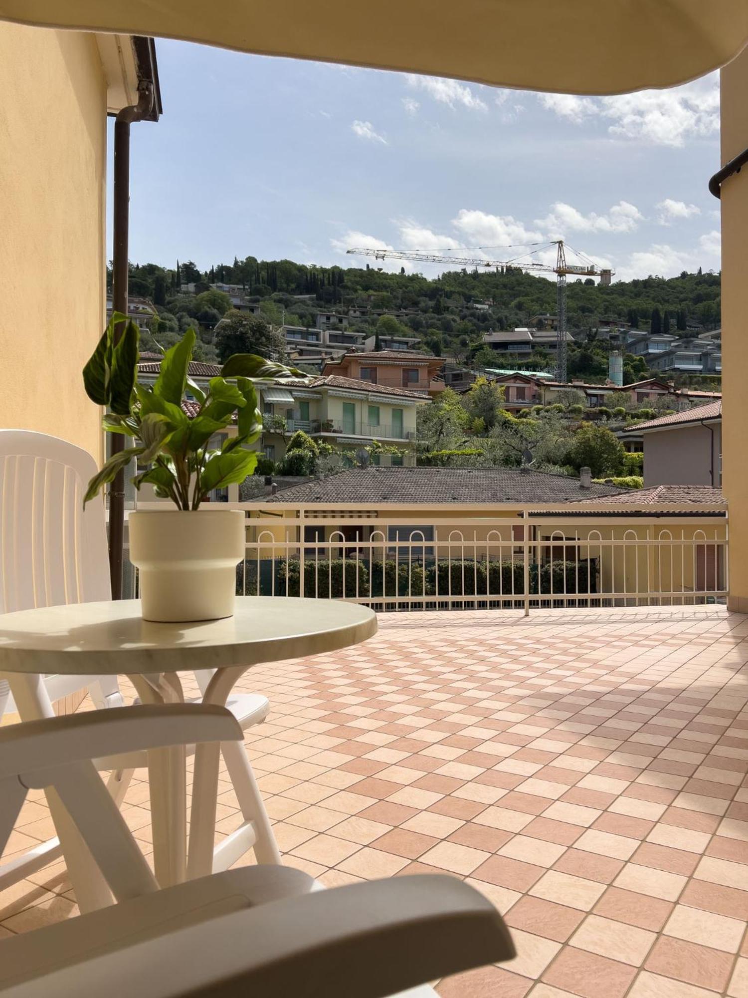 Hotel Benacus Torri Del Benaco Buitenkant foto